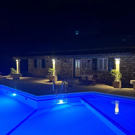 Nyaraló Delphini Gáiosz